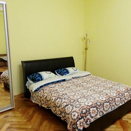 إلفيف Apartment Ak. Kuchera Street المظهر الخارجي الصورة